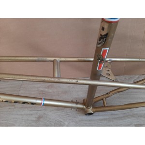 Peugeot ladies touring frame 1978 - bottle cage mounts