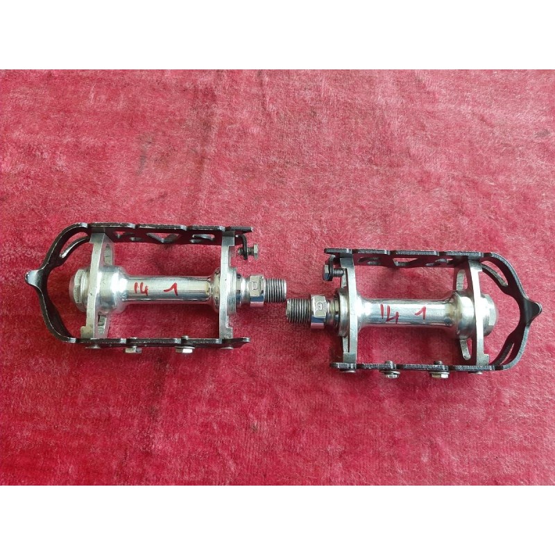 Pédales MAILLARD 700 M14x1.25 duralumin PEUGEOT PX10 PY10 vintage bike PE15
