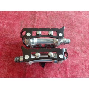 Pédales MAILLARD 700 M14x1.25 duralumin PEUGEOT PX10 PY10 vintage bike PE15