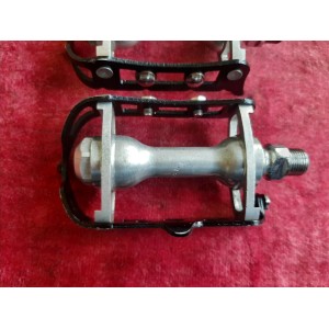 Particolare filettatura M14x1.25 pedale francese