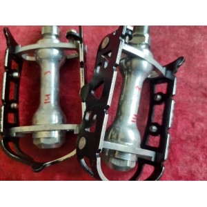 Emballage et protection des pédales Maillard 700 expédition
