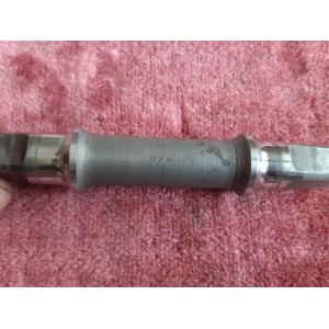 Détail filetage français 35x100 sur boîtier STRONGLIGHT BP15