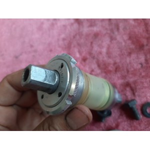 Stronglight SPIDEL French bottom bracket 119mm axle threads