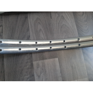 Détail du montage tubulaire de la jante