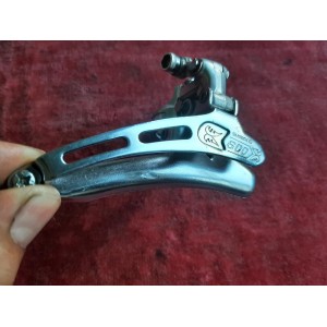 Arabesque-Gravur am Shimano 600 Umwerferkäfig Detail