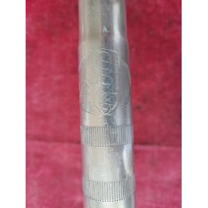 Detailaufnahme Lederoberfläche mit Rebour-Prägung