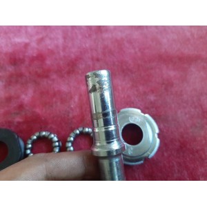 Pedalier REG C acero 35x100 detalle extremo