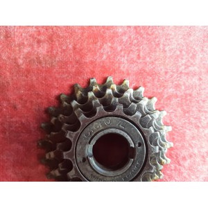 14-24 tooth ratio visible on CYCLO 72 vintage freewheel