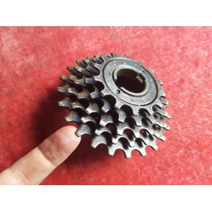 CYCLO 72 freewheel installed angle vintage bicycle drivetrain