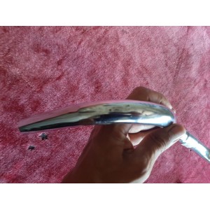Détail surface acier guidon moustache R171
