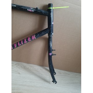 Quadro BTT STYLIZER CR-MO TANGE 5 detalhe da rosca 1 1/8"