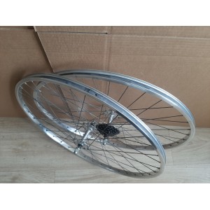 Pair of 650B SUPER CHAMPION clincher wheels aluminium rims