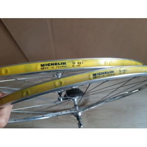 Mavic MA2 700C clincher wheelset drive side detail