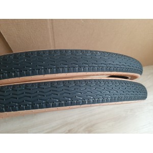 Pneu Michelin 650x44B SEMI CONFORT, pormenor do flanco e marca