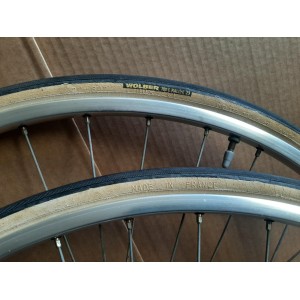 MAVIC MA2 700c used wheelset SHIMANO 105 hubs clincher rims