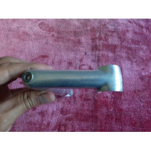 Attacco manubrio ATAX 85-22-25,4 mm, componente usato per bici da turismo