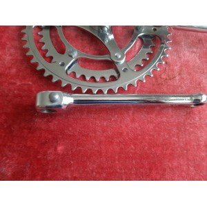 Detalle del plato de 50 dientes de las bielas SOLIDA para bicicleta clásica