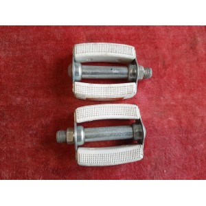Pedal WECO NOS - vista lateral com oxidação visível
