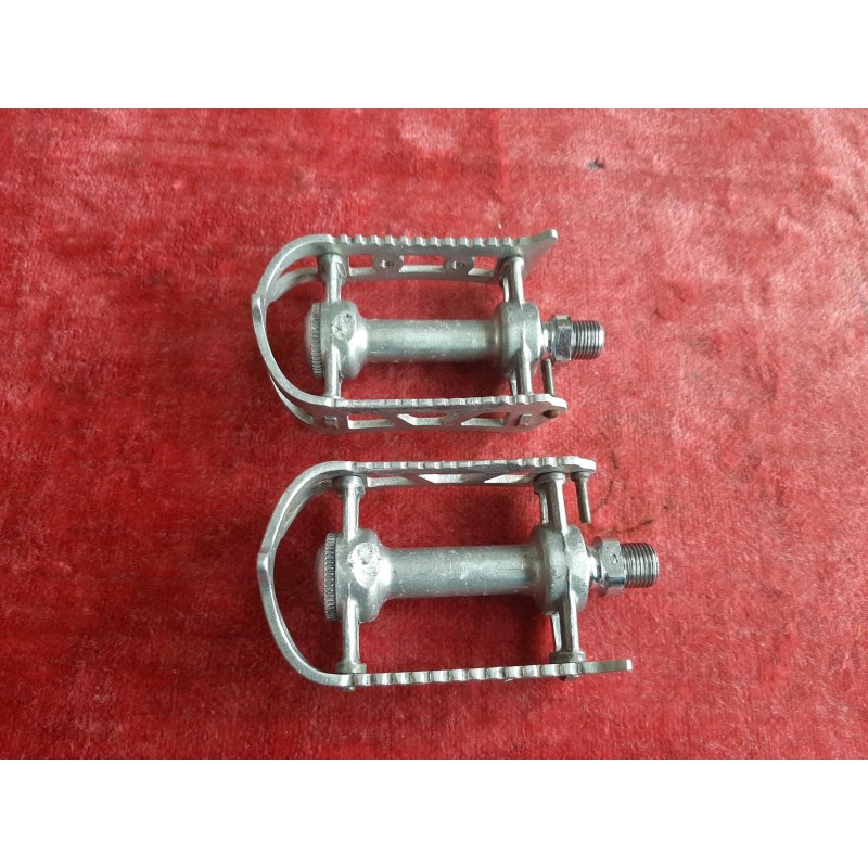 Pédale Lyotard 65 DURAL aluminium vue de profil, filetage 14x1.25