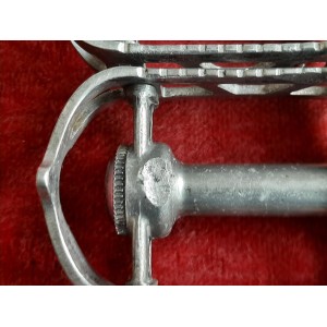 Estampille SGDG sur pédale Lyotard 65 DURAL aluminium