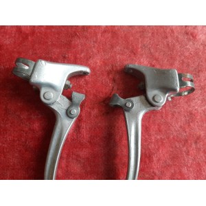 Levier manette de frein vélo randonneur femme, vue de dessus
