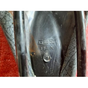 SUPRA saddle base and rail attachment