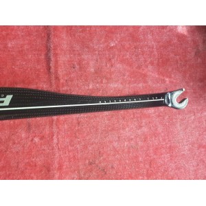 Forcella carbonio 700C Penta Competition Decathlon in primo piano