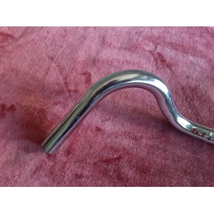 Guidão moustache em aço, vista lateral do tubo