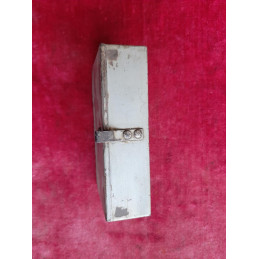 Profilansicht der beiden Peugeot Stahlboxen 650B