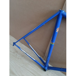 Seat cluster area and integrated seat clamp details