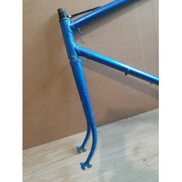 Lower head tube lug junction details