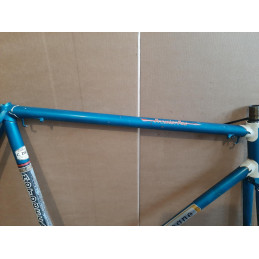 Rear dropout spacing measurement 122mm on Motobecane frame