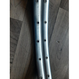 Détail de l'état de l'aluminium et marquage Super Champion