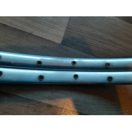 Tire mounting bed detail on Mavic tubular rims