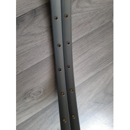 Dettaglio superficie cerchio MAVIC MA40 con segni d'uso