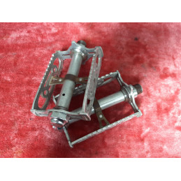 1950s Lyotard 460D pedals installed on vintage crank reference