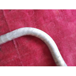 Gravure du modèle R858 sur guidon en aluminium