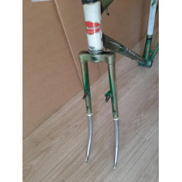 Détail de la tête de fourche filetée 25x100 vélo Pithioud
