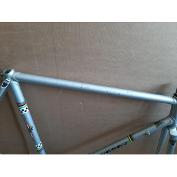 Punteras traseras de 124mm de espaciado y detalles de soldadura